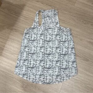 Women's Black and White Sleeveless Top